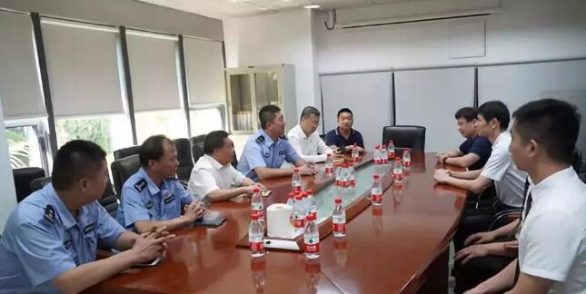 深圳保安協(xié)會領(lǐng)導(dǎo)慰問救火保安員,弘揚行業(yè)正能量